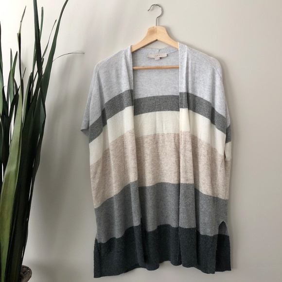 🌸 3/$25 LOFT | Grey Colourblock Open Poncho Sweater - Picture 3 of 7